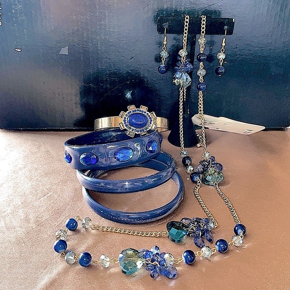 NWT Charming Charlie Blue & Gold Necklace Earrings 4 Bracelet Stack - Picture 15 of 16